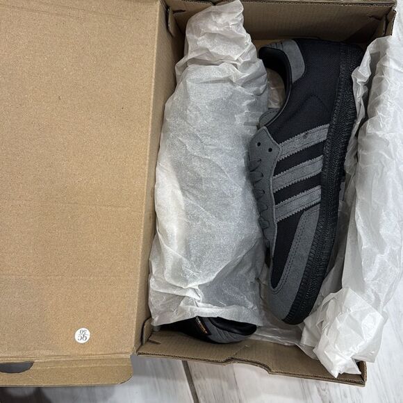 Sold!! Adidas Samba OG Men's Shoes - Black and Gray size 7 men 8 woman’s- - Picture 10 of 14